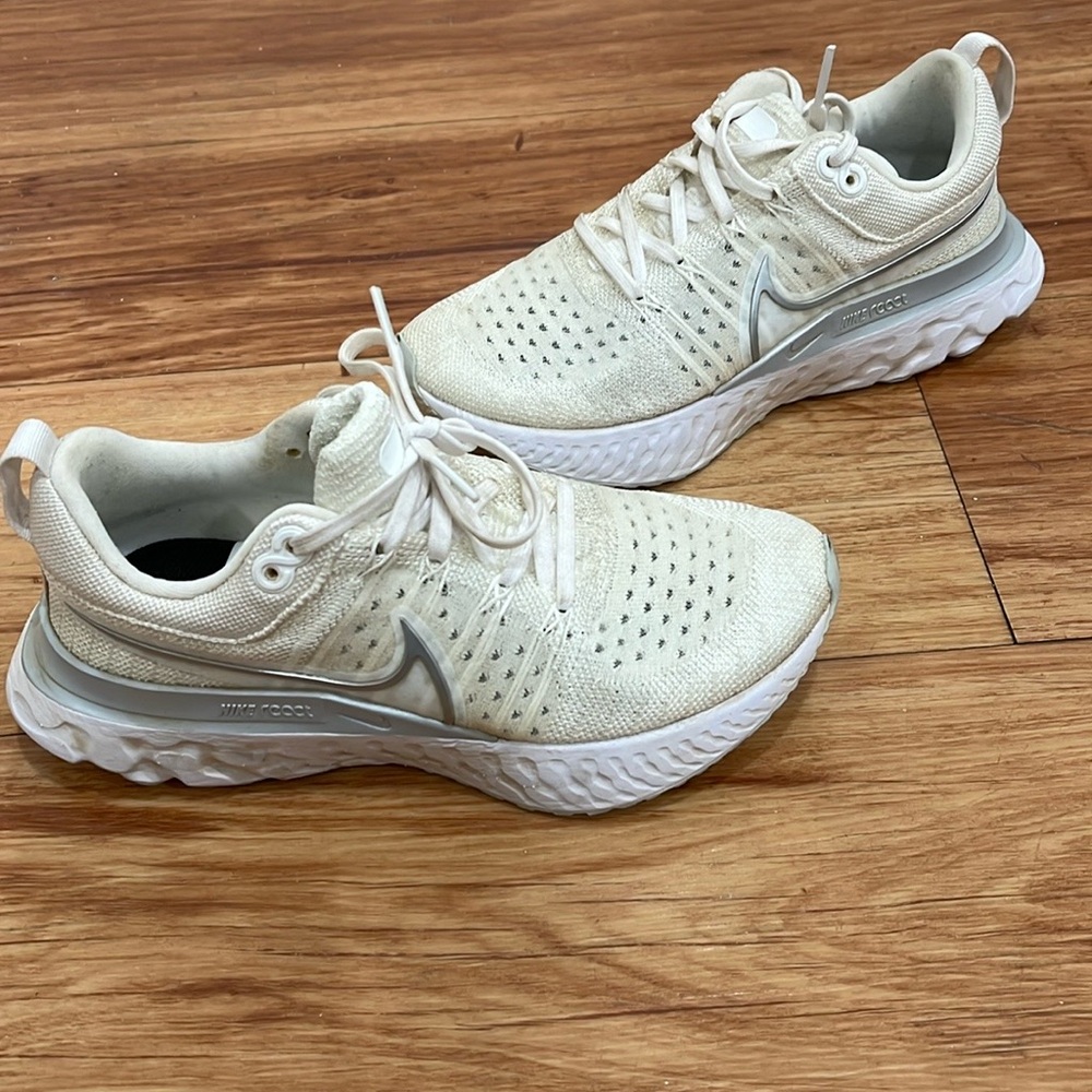 Nike Women's Cream Running Shoes